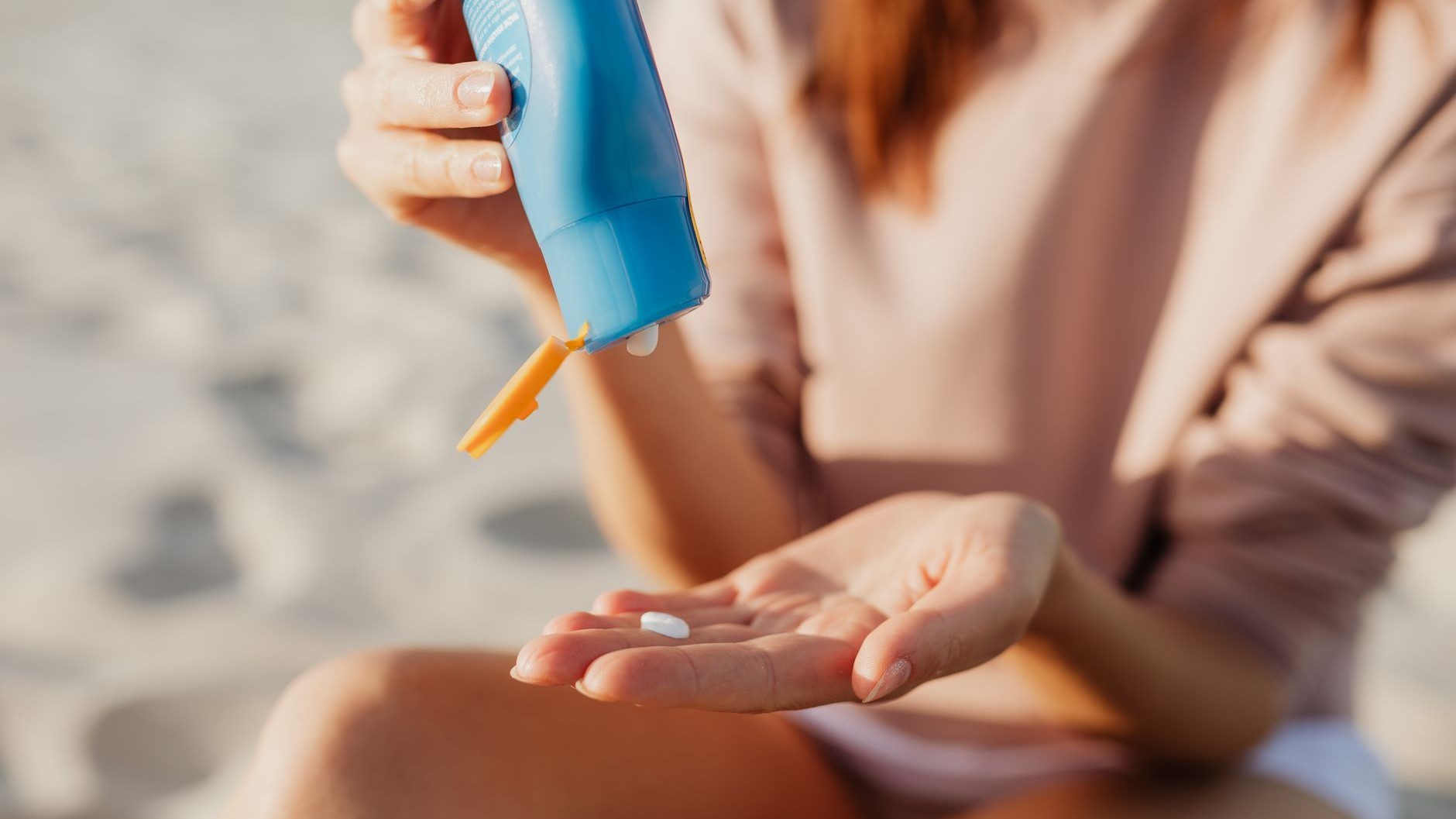 Je frottais les marques rouille de mon maillot en accusant le chlore depuis deux étés : une vendeuse m'a montré que le cou...
